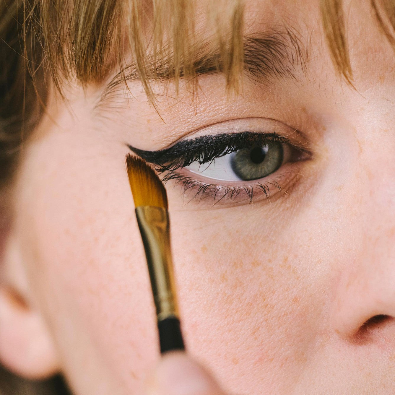 Wing It Brush