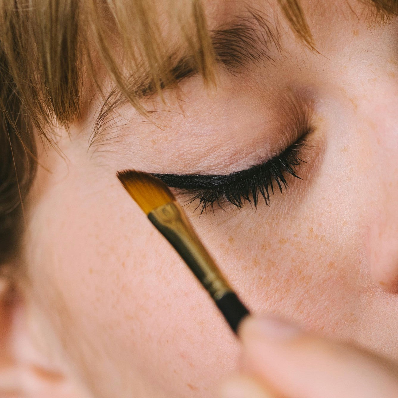 Wing It Brush