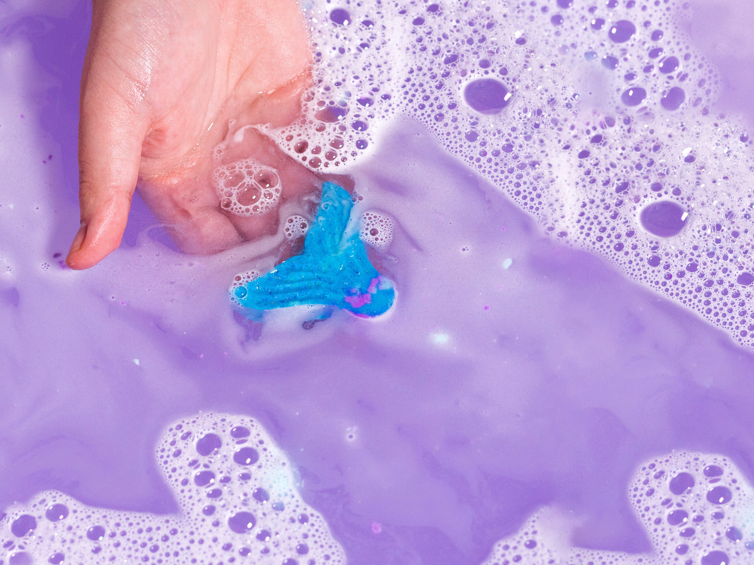 Luxury Bath Oils &amp; Bath Melts – Lush South Africa